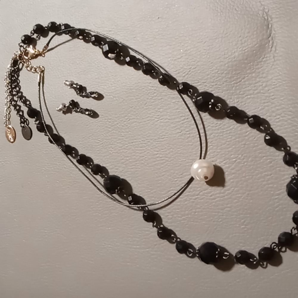 Icing black beaded necklace,Claire's pearl choker black onyx like earrings